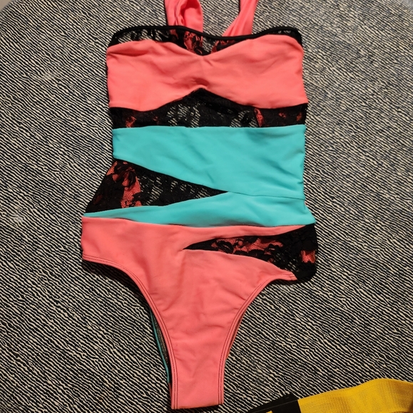 Neon and lace swimsuit - Picture 4 of 6